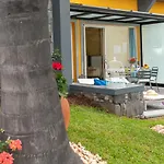 Zeza's Garden בית נופש *