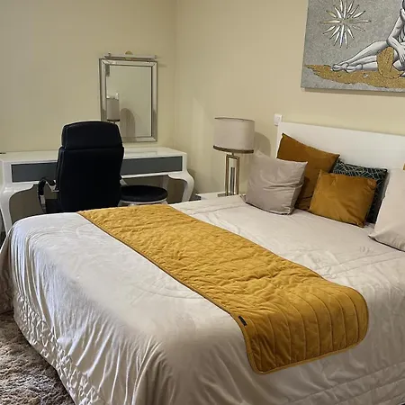 Feriehus Zeza's Garden *