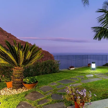 Zeza's Garden Nyaraló Calheta