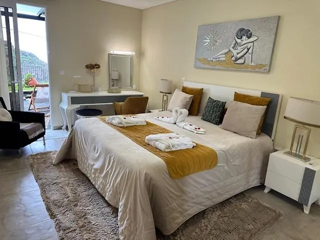 Zeza's Garden בית נופש קלייטה