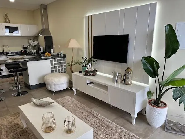 בית נופש Zeza's Garden קלייטה