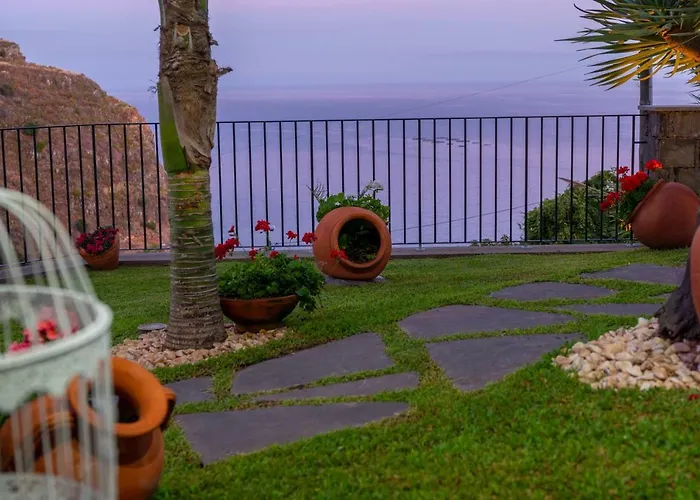 בית נופש Zeza's Garden קלייטה